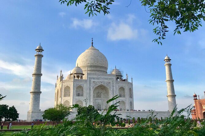 2-Day Private Tour to The Taj Mahal and Agra from Jaipur - Day 1: Jaipur pickup, a long drive, and the Fatehpur Sikri detour
