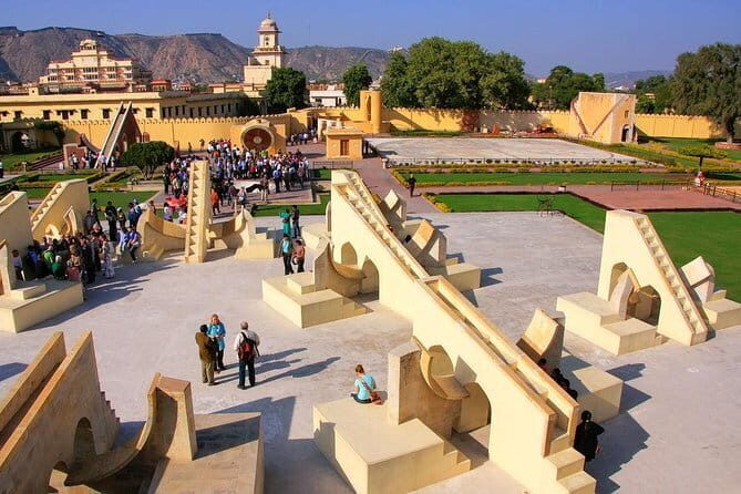 2 Days Jaipur Private City Tour - Day 1: Amber Fort and the fortress day
