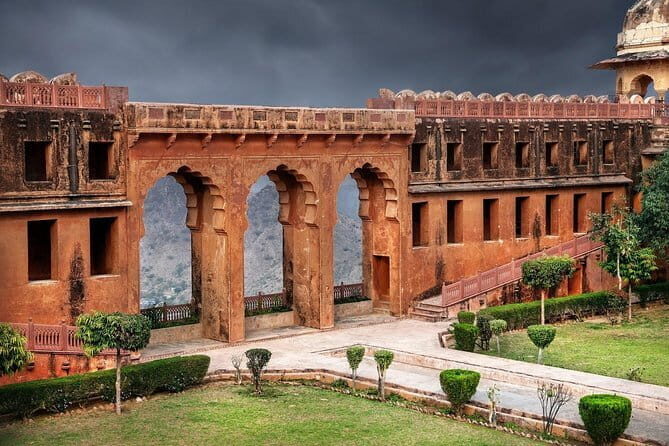 2 Days: Private Jaipur City Tour - Pickup, comfort, and how the timing plays out