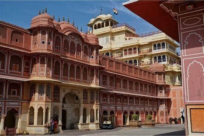 4 Days Guided Jaipur, Ranthambore Tigers & Udaipur Tour With Safari & Hotels - Udaipur by the lake: Lake Pichola sets the mood for the royal city