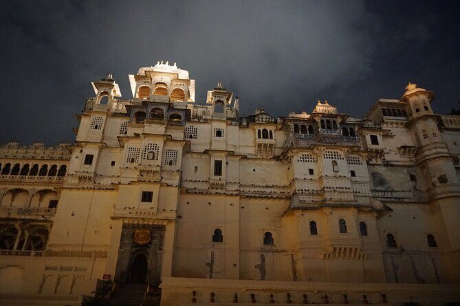 4 Days Guided Jaipur, Ranthambore Tigers & Udaipur Tour With Safari & Hotels - Hotels, meals, and what $288 really buys you