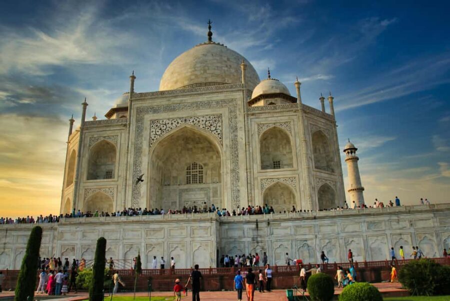 7-Day Golden Triangle Jodhpur Udaipur Tour from Delhi - Udaipur local sightseeing: City Palace, Lake Pichola, Jagdish Temple, and Saheliyon ki bari