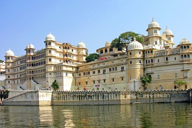 7 Days Private Luxury Heritage Rajasthan Tour from Jaipur - Day 1 in Jaipur: Patrika Gate + Birla Mandir for a Smooth Arrival