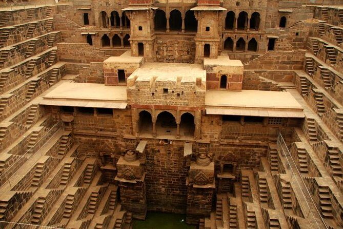 Abhaneri & Fatehpur Sikri Tour From Jaipur with Agra Drop - How to make the most of your 8-hour day