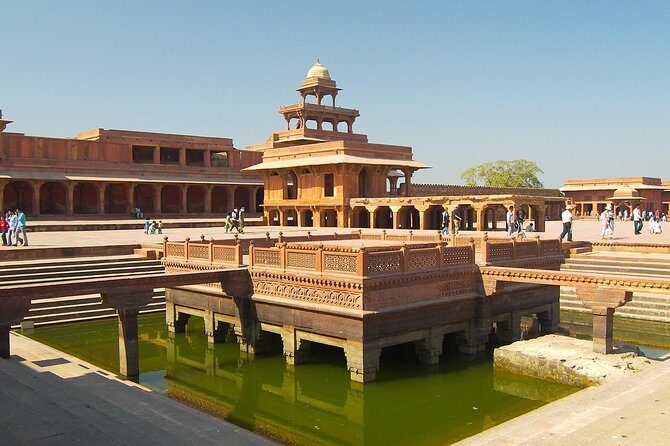 Affordable transfer from Jaipur to Agra via Fatehpur Sikri - Jaipur to Agra, With Fatehpur Sikri Added Without Losing a Day