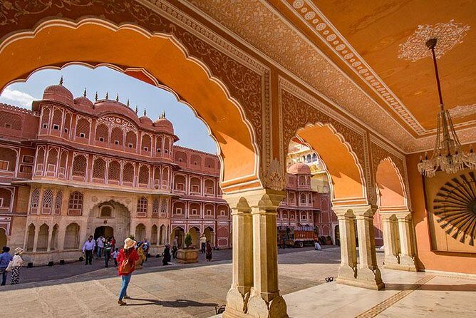 All Inclusive Private Jaipur City Tour with 5-star Lunch & Guide - City Palace: royal residence still living on the same ground