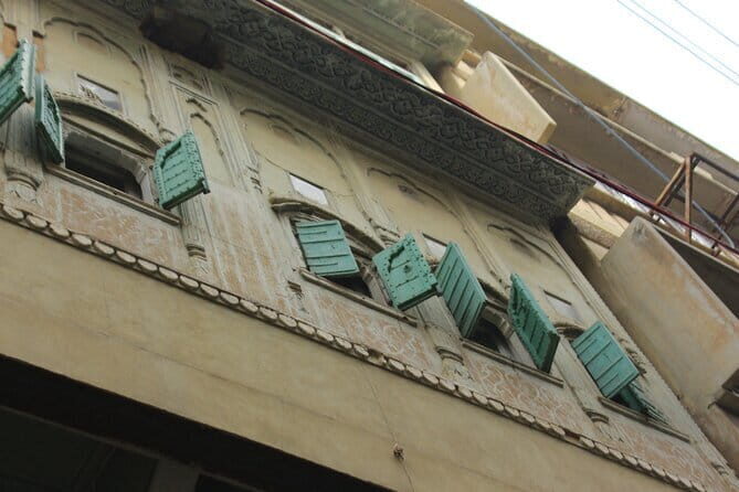 All inclusive Vegetarian Jaipur Food and Heritage Tour - Jaipur on foot: Johri Bazar to Chaura Rasta in about four hours
