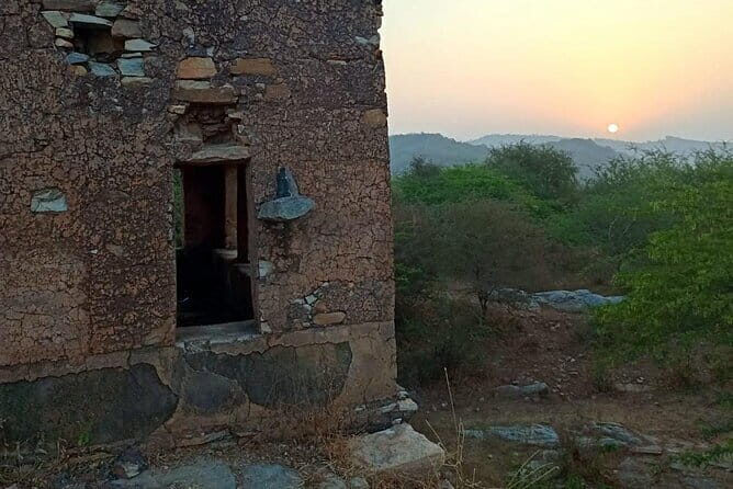 Aravali Exotic Hiking, Yoga with Breakfast - Why this Aravali hike feels different from the Amber Fort crowds