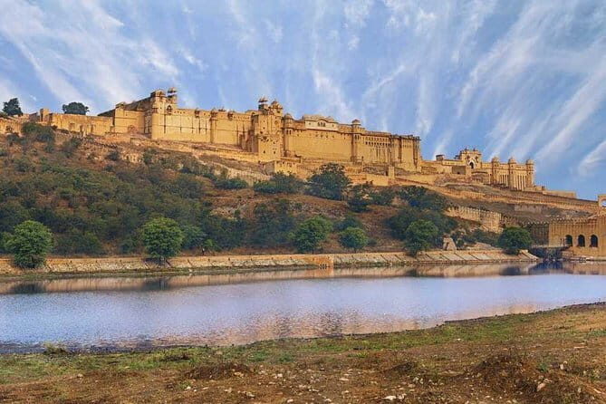 Aravali Exotic Hiking, Yoga with Breakfast - Exotic breakfast in ancient ruins: the food tastes better with a view