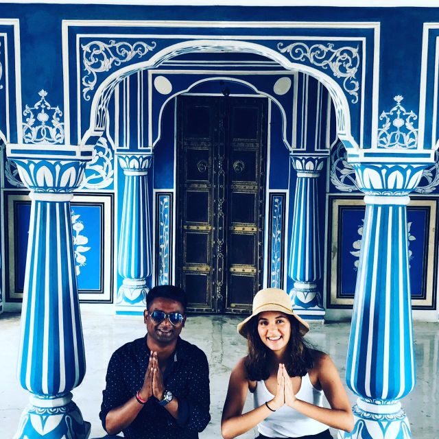 Book Govt. Approved Tour Guide for Jaipur City Tour - Amer Fort: Where the Day Gets Its Backbone