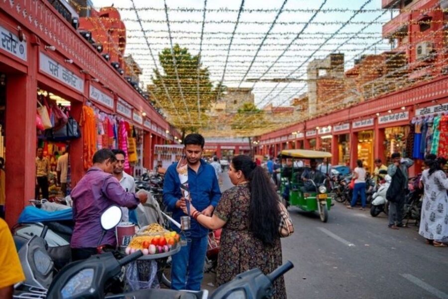 Culture walking and food tour with guide in Jaipur. - Starting at Jantar Mantar: the easiest place to begin your Pink City day