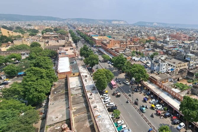 Delhi to Jaipur Pink City Tour with Government Approved Guide - Jaipur time in the afternoon: bazaars, shopping, and where the guide can help