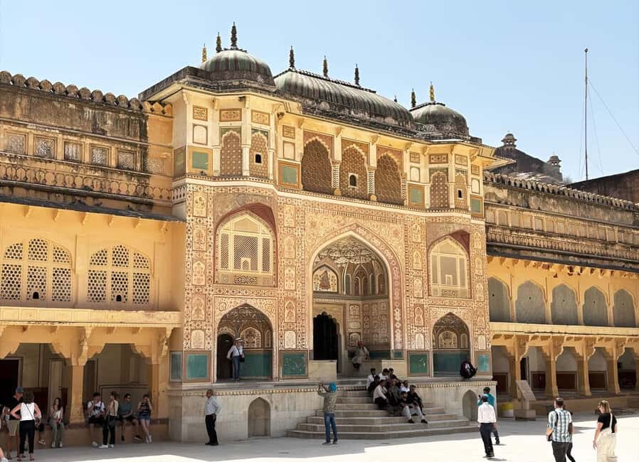 Feel Jaipur Like a Local with Guide & Old City Heritage Walk - Hawa Mahal exterior: quick stop, strong visual identity