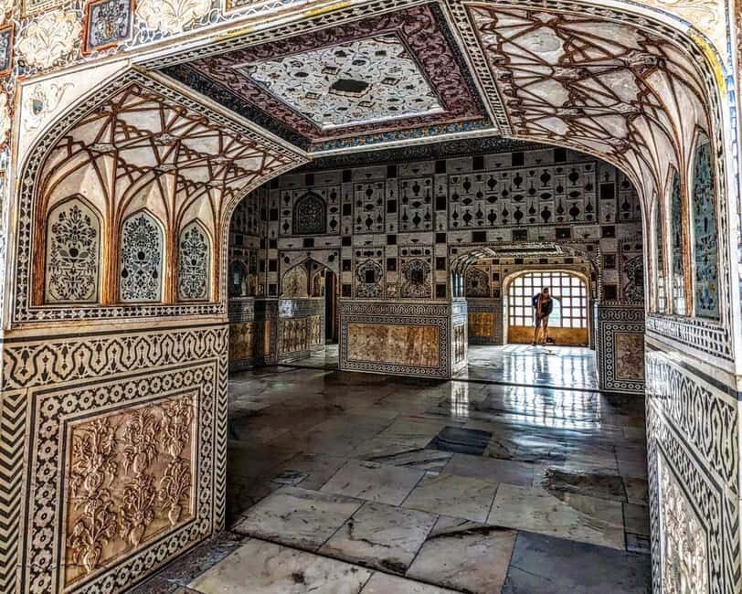 Feel Jaipur Like a Local with Guide & Old City Heritage Walk - Gaitor Ki Chhatriyan: royal cenotaphs with a calmer mood