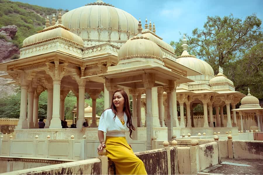From Delhi: Jaipur Sightseeing Day Tour with Hotel Pickup - What to bring, what’s not allowed, and language support