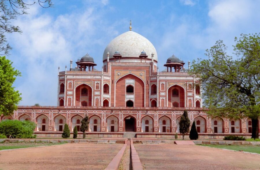 From Delhi: Private 5 Days Golden Triangle Guided Tour - Day 5 in Delhi: Old Delhi lanes, rickshaw ride, and New Delhi icons