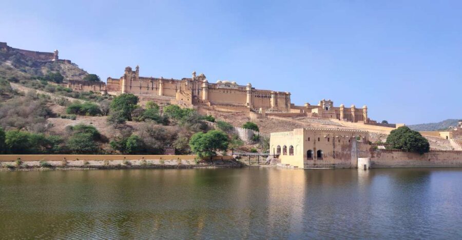 From Delhi: Private Jaipur & Amber Fort Guided Tour by Car - Lunch in the Pink City: what to order besides the obvious
