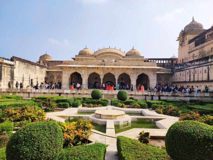 From Delhi: Private Jaipur & Amber Fort Guided Tour by Car - Amber Fort: the hilltop start with Hindu and Rajputana architecture
