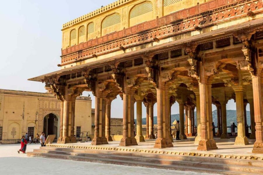 From Jaipur: Private Amber Fort, Jal Mahal and More Car Tour - Lunch and shopping: the practical break that turns sightseeing into a day