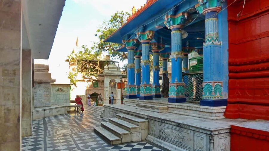 From Jaipur: Same Day Pushkar Self-Guided Day Trip - Savitri Temple Steps: The 650-Step Climb You Should Know About