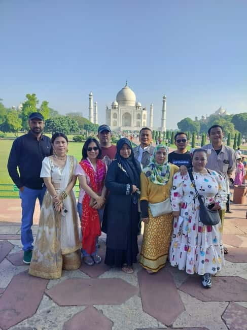 From Jaipur: Taj Mahal, Agra Fort, Baby Taj Day Trip by Car - Shopping stop in Agra: how to keep it from eating your day