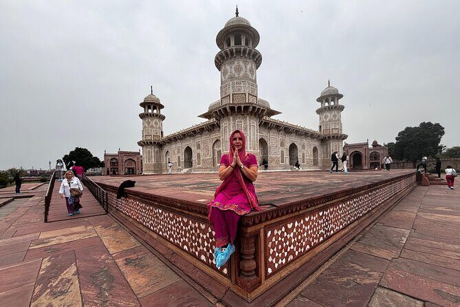From Jaipur: Taj Mahal & Agra Tour with Transfer to Delhi by Car - Agra lunch break: a 1-hour reset that won’t steal your day