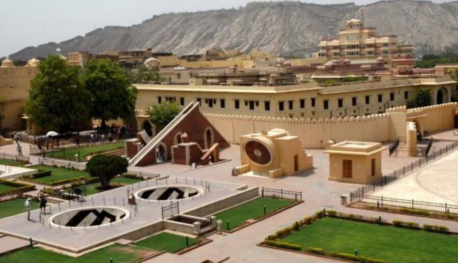 From New Delhi: Private Day Trip to Jaipur Skip-the-Line - City Palace Museum: where architecture and royal lineage intersect