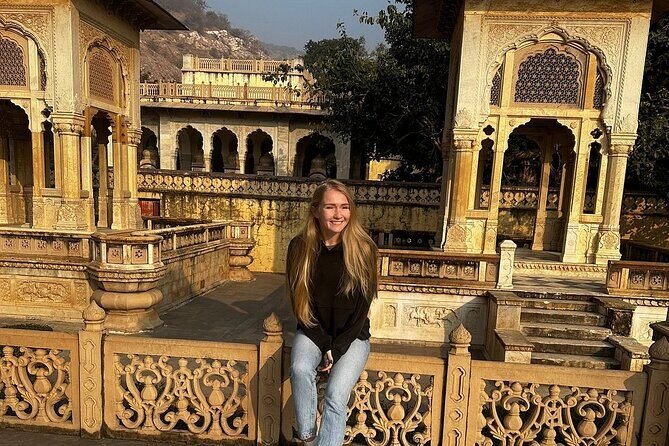 Full-Day Jaipur Tour with Guide and Private Car - Private car + guide: what changes on a Jaipur sightseeing day