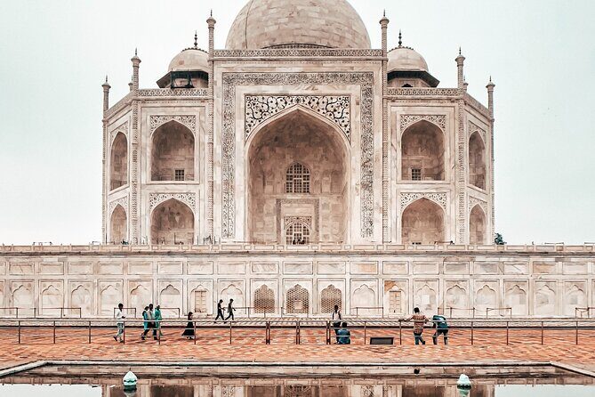 Full Day Old City Private Tour with Local Market visit in Jaipur - Stop 3: Jal Mahal at Man Sagar Lake for postcard photos