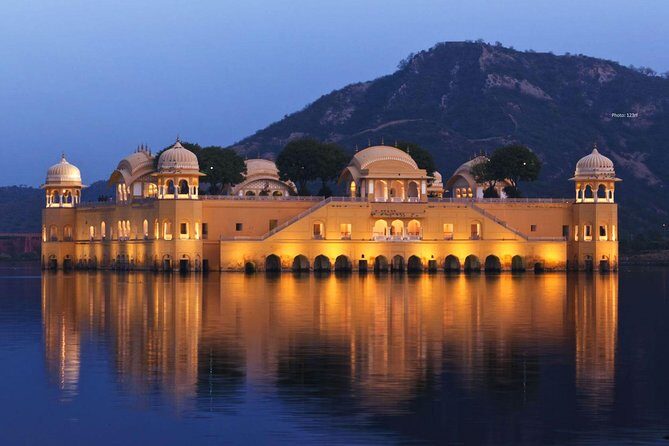 Full-Day Private City Tour of Jaipur - Royal Gaitore Tumbas: Cenotaphs That Make Stone Feel Personal