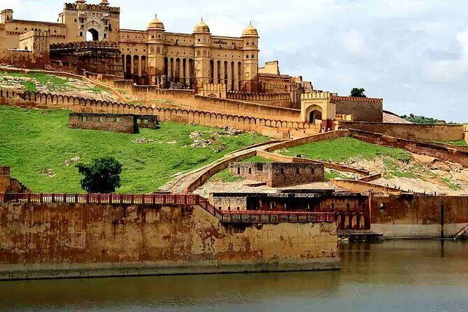 Full Day Sightseeing Jaipur Tour by Car With Guide Include Lunch - How the private car day really works in Jaipur