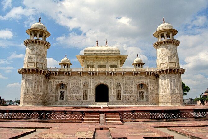 Golden Triangle & Ranthambore: 4-Day Private Tour from Delhi - Jaipur arrival and Day 4 sights: fort power and the skyline of pink sandstone