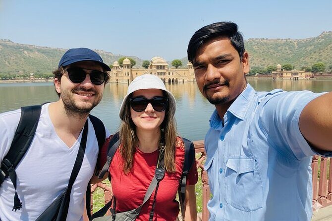 Half-Day Jaipur Heritage Tour with Monkey Temple - Starting in the Pink City: Tripolia Gate and the City Palace area
