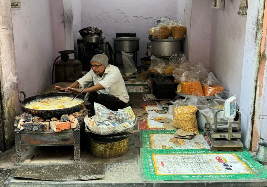 Heritage Walk & Street Food Tasting in Jaipur - What you’ll eat: samosa, kachori, sweets, and chai (plus pacing advice)