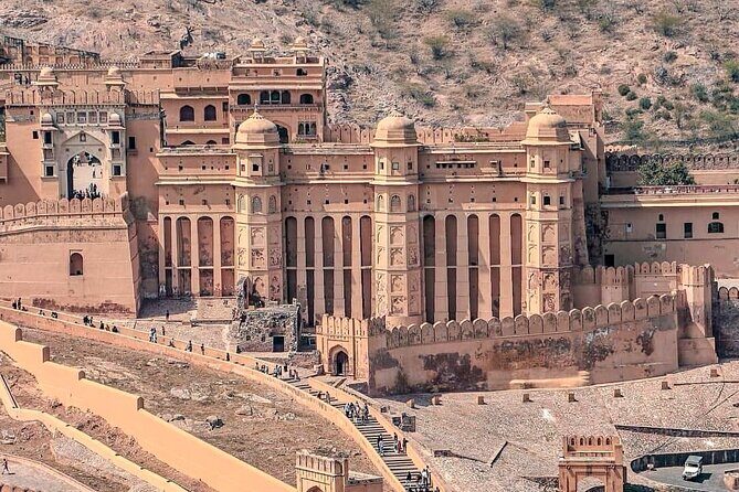Jaipur: 2 Days private City Tour With Guide - Jaigarh Fort: the huge cannon on wheels moment