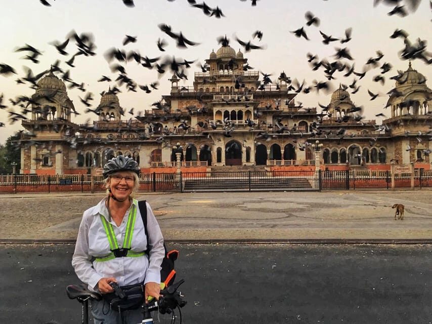 Jaipur: 3-Hour Morning Bike Tour of Jaipur Old City - Temple ceremony at Govind Dev Ji: sound, devotion, and close-up energy