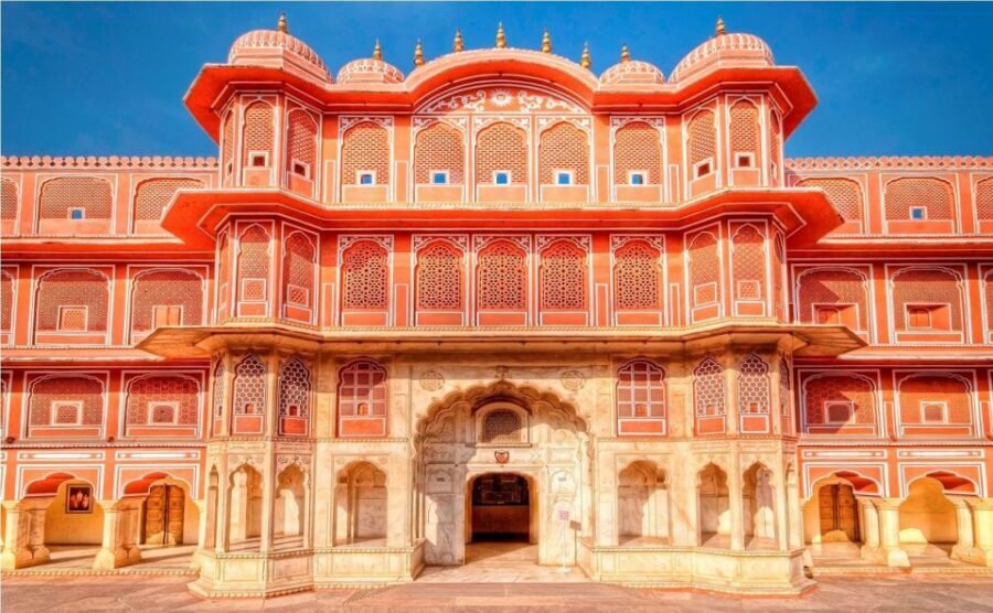 Jaipur: Amber Fort, Jal Mahal and Hawa Mahal Private Tour - Albert Hall Museum in Ram Niwas Garden: slow down after the forts