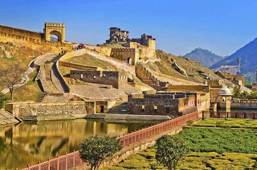Jaipur: Amber Fort, Jal Mahal and Hawa Mahal Private Tour - What to expect from the guide and driver (and why it matters)