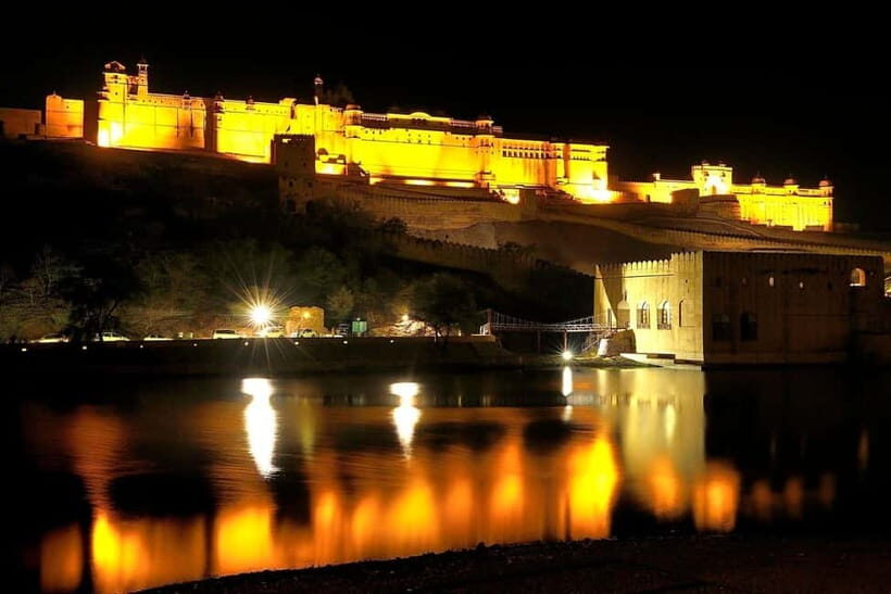 Jaipur Amber Fort Light & Sound Show with Dinner - 50 Minutes of Son et Lumière: Kachwaha dynasty in lights and sound