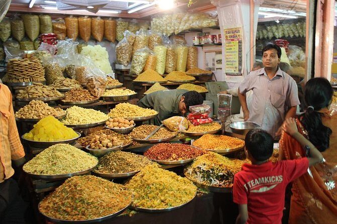 Jaipur Bazaar & Food Walking Tour - What you’ll see on the bazaar lanes: bangles, silversmith work, and craft culture