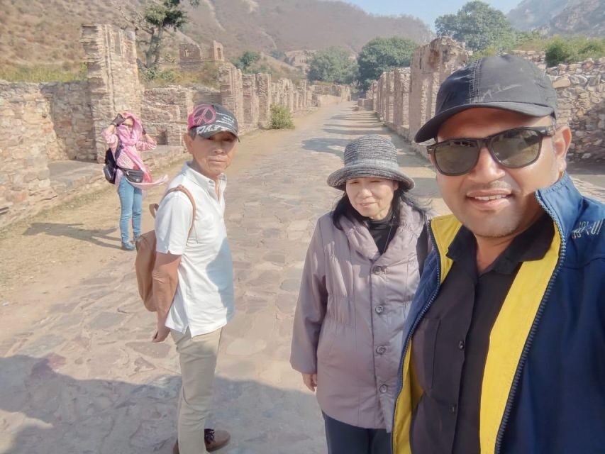 Jaipur: Chand Baori & Bhangarh Fort tour - All Inclusive - How this 1-day route works from Jaipur
