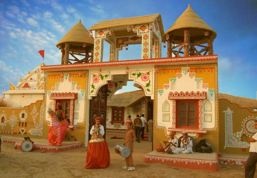 Jaipur: Chokhi Dhani with Private Transportation and Dinner - Private door-to-door transfer makes Jaipur traffic bearable