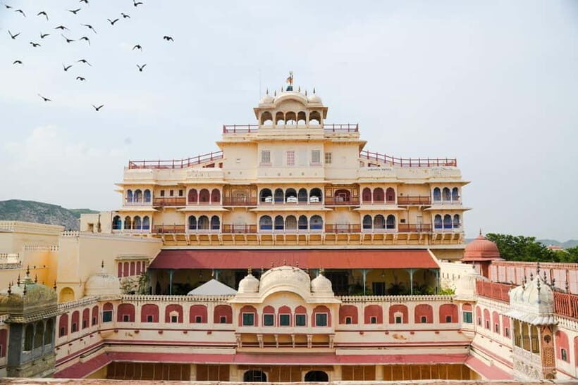 Jaipur: City Palace Museum - Direct Official Ticket - Start at Pritam Niwas Chowk: the palace’s gateway mood