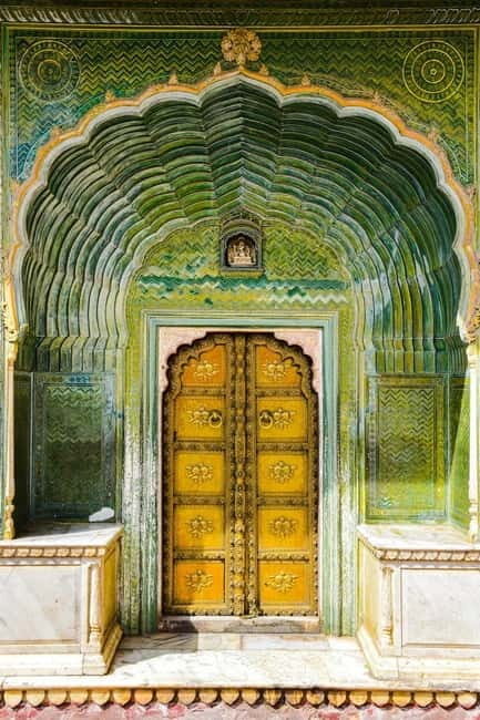 Jaipur: City Palace Museum - Direct Official Ticket - Finding the ticket counter near Baradari Restaurant