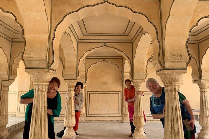 Jaipur City Tour by Private Car With English Speaking Driver - How a private Jaipur car saves you time (and energy)