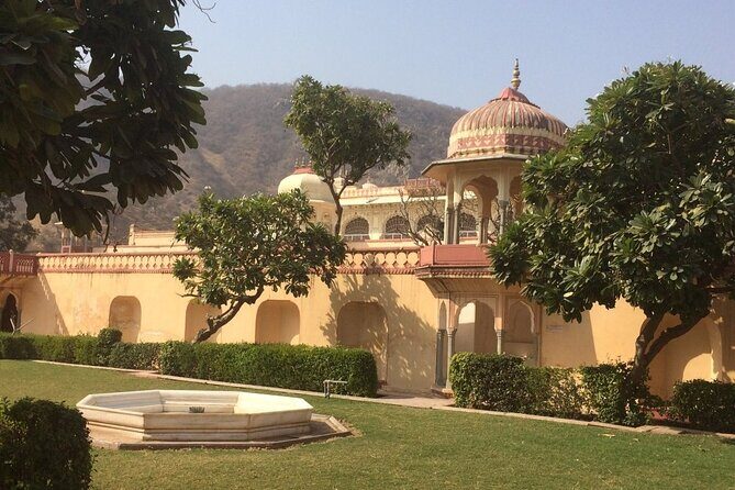 Jaipur City Tour by Private Car With English Speaking Driver - Should you book this Jaipur City Tour by Private Car?