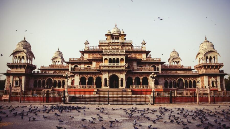 Jaipur City Tour: City Palace, Jantar, Hawa & Jal Mahal - Lunch Break: Keeping Your Day Light and Your Choices Flexible