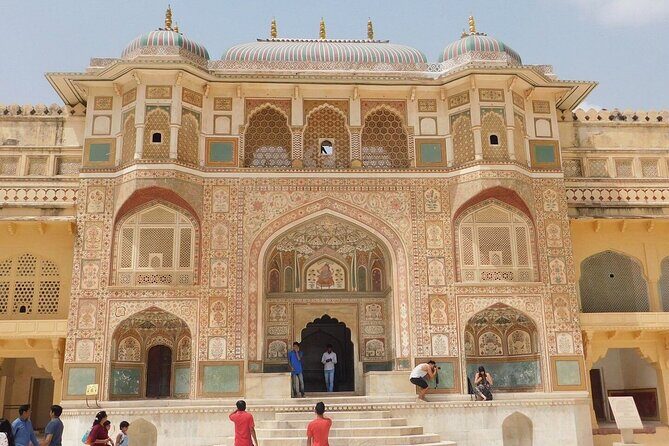 Jaipur City Tour with a Licensed Guide - Jantar Mantar: The UNESCO Sundial Stop That Feels Different