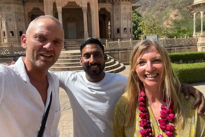 Jaipur City Tour with Traditional Flower Market Visit - Panna Meena Ka Kund: a stepwell that feels like a quiet secret