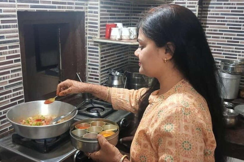 Jaipur: Cooking Class with a Local Family - What makes it feel different from a typical cooking class